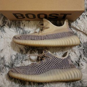 Yeezy 350 Ash pearl